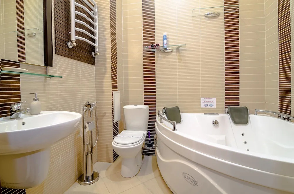 Luxrent apartments на Льва Толстого