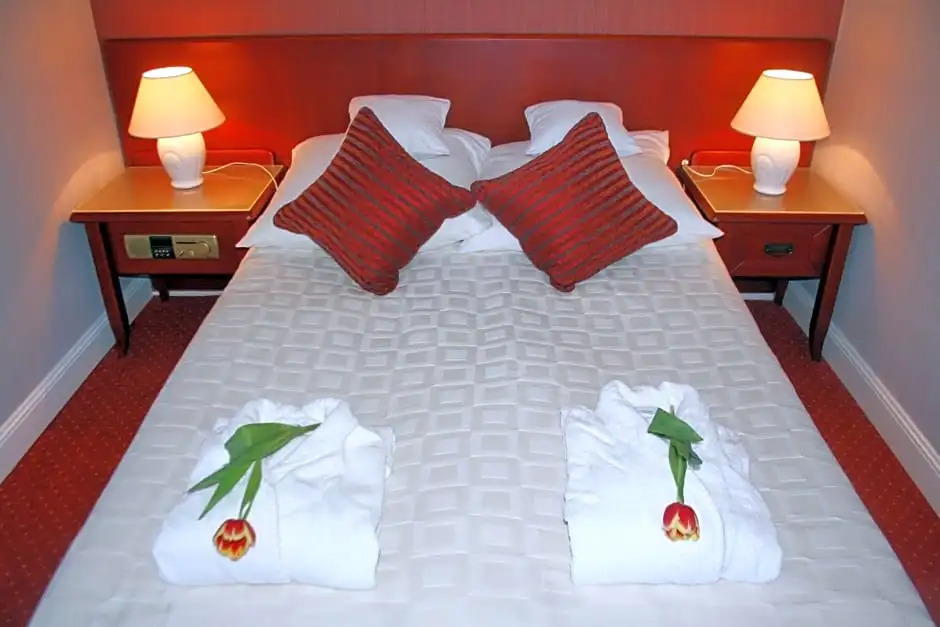 Hotel Logos