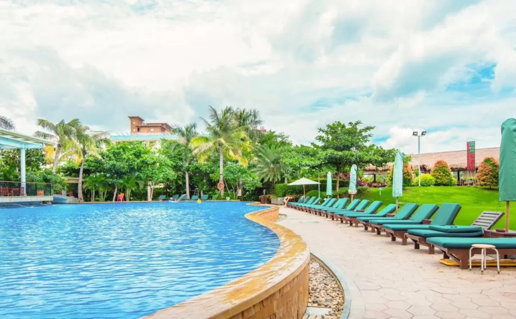 Отель Sanya Seacube Holiday