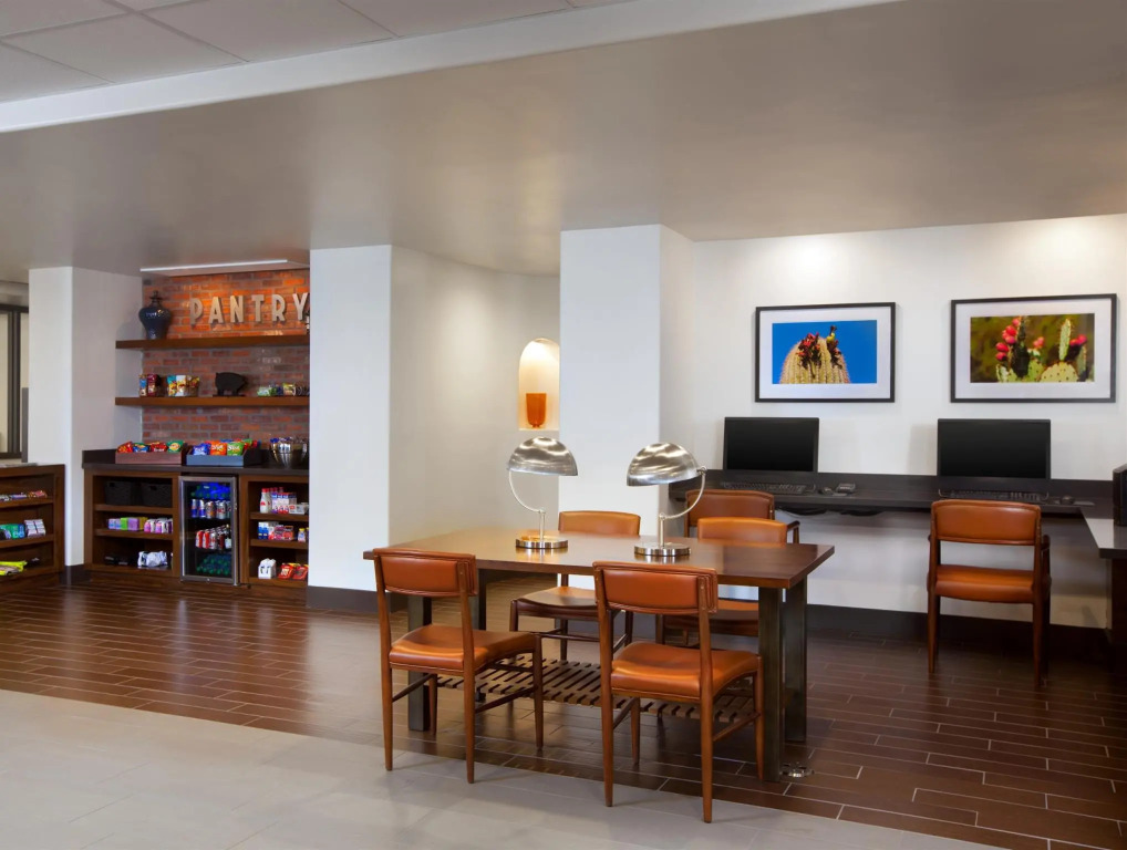 Four Points by Sheraton Phoenix South Mountain