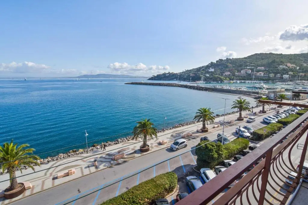 2 bedrooms appartement at Porto Santo Stefano 80 m away from the beach with sea view furnished balcony and wifi