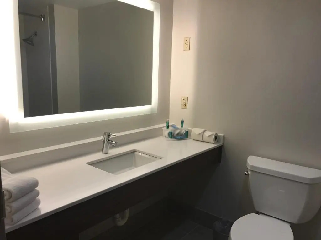 Holiday Inn Express Hotel & Suites Louisville East by IHG