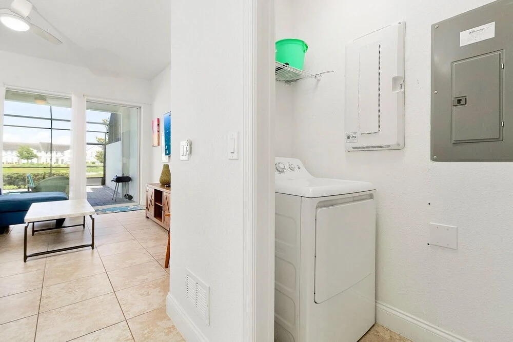 Stylish 3BR Townhouse With Pool Near Disney