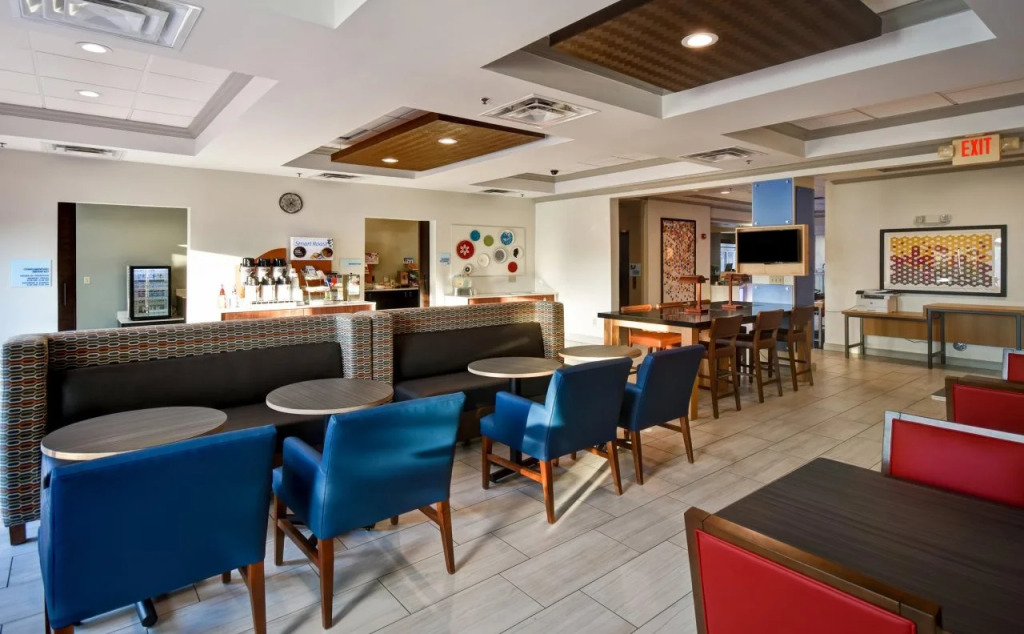 Holiday Inn Express & Suites Schererville by IHG