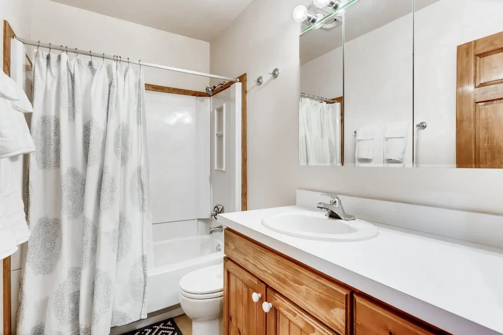 Water Dance Townhouse Unit B 4 Bedrooms 3.5 Bathrooms Townhouse