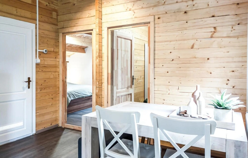 2 Bedroom Awesome Home In Heinkenszand