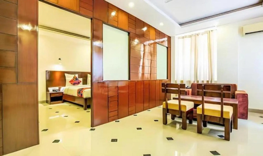 FabHotel Tipsyy Inn Suites
