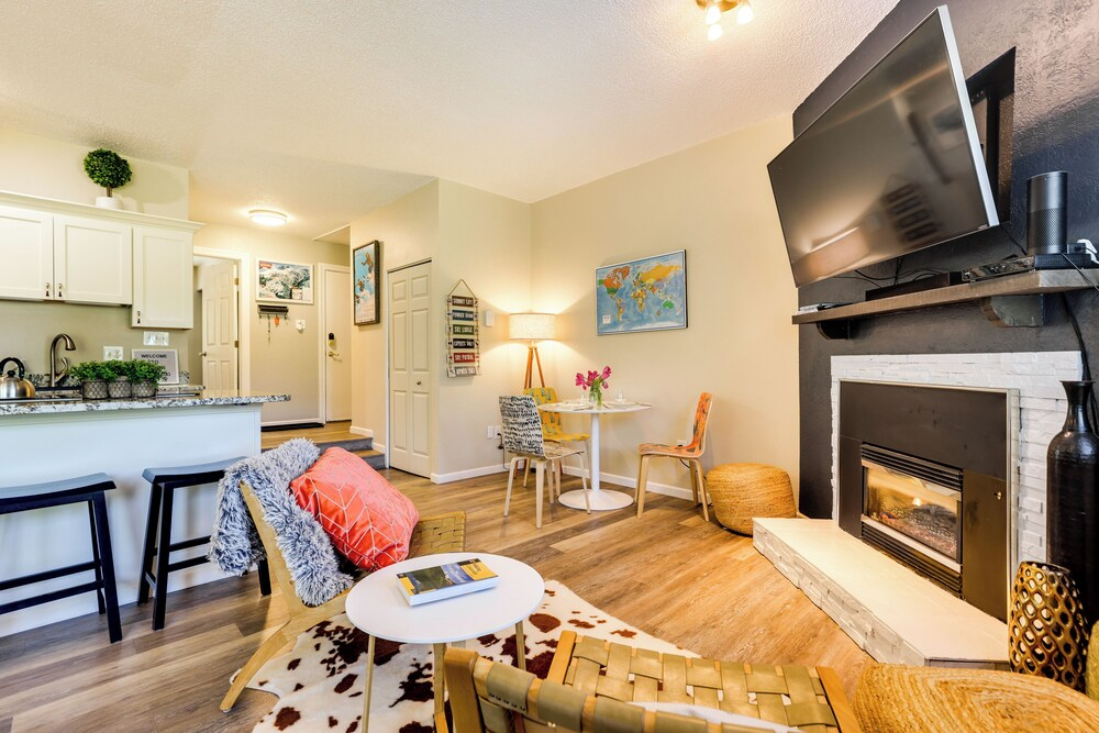 Ski Getaway! Mtn-view Condo Near Keystone Resort