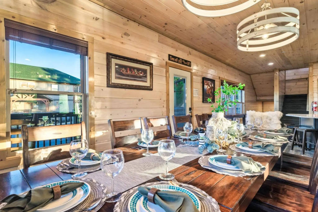 Fall Special, Mountain View, Cabin, HotTub, Game Rm, Sleeps 20
