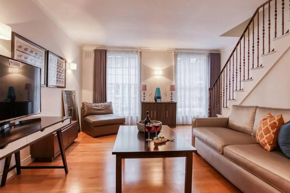 Bright and Cosy 3BR Mews House