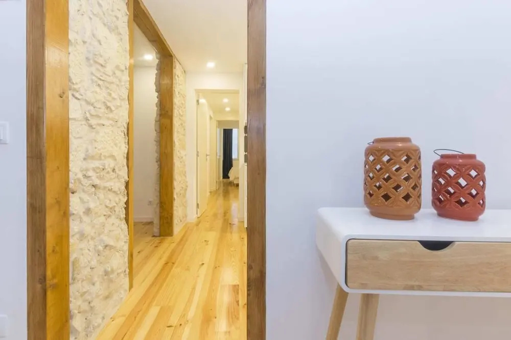 Amazing 3-bedroom Apartment in City Center - Fits 8