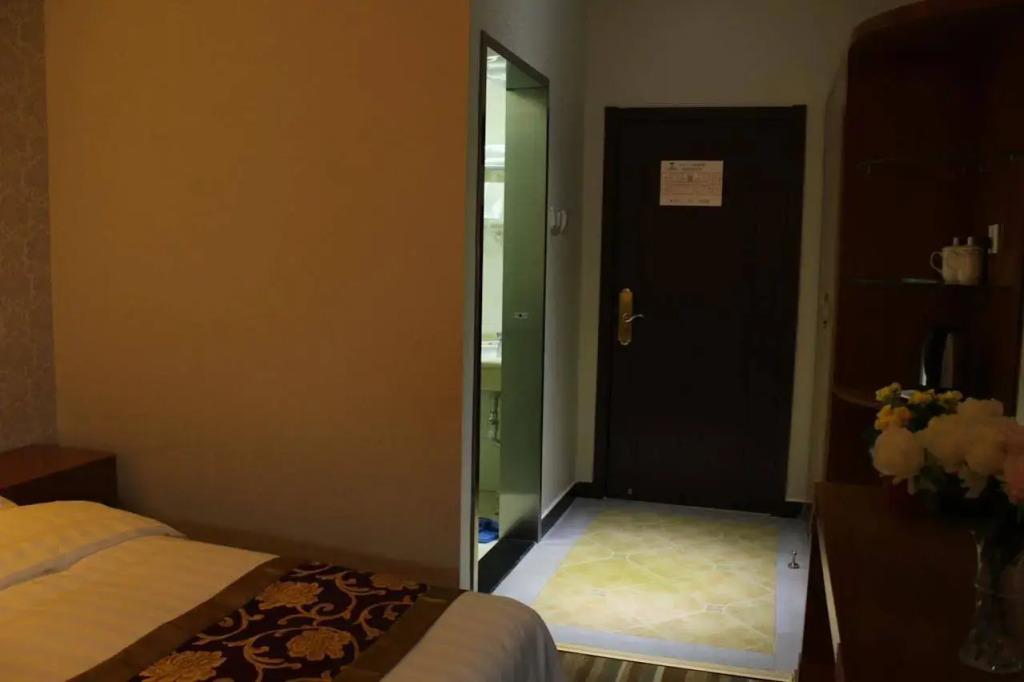 169 Hotel