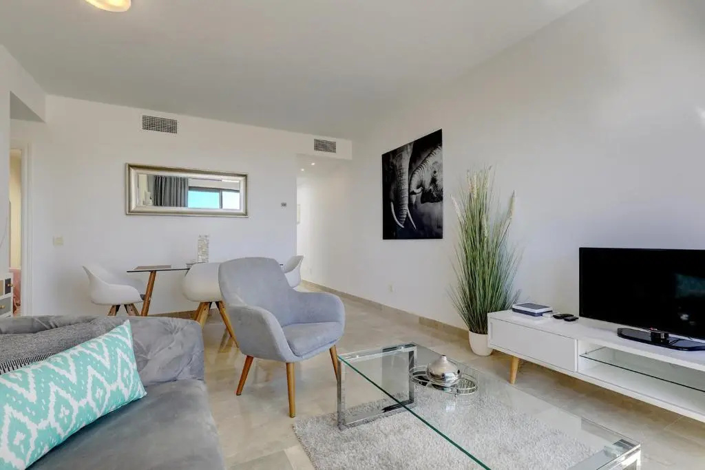 Duquesa Village Apartment - 2 Bed/2 Bath apartment with panoramic sea views