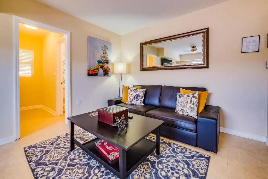 Hainsley Apartments at 1115