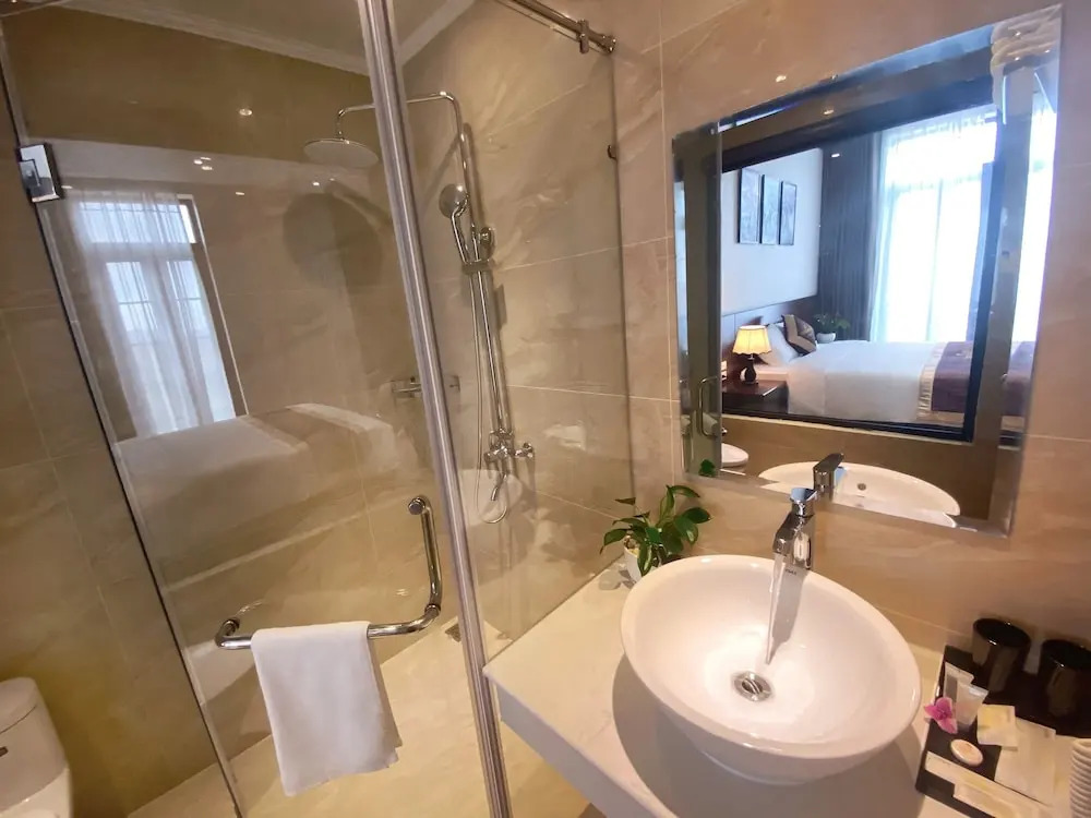 Elysinam Boutique Hotel Ha Long