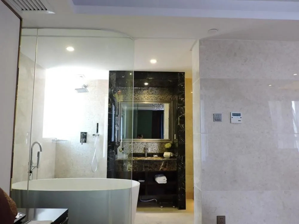 Four Seasons Huating Hotel