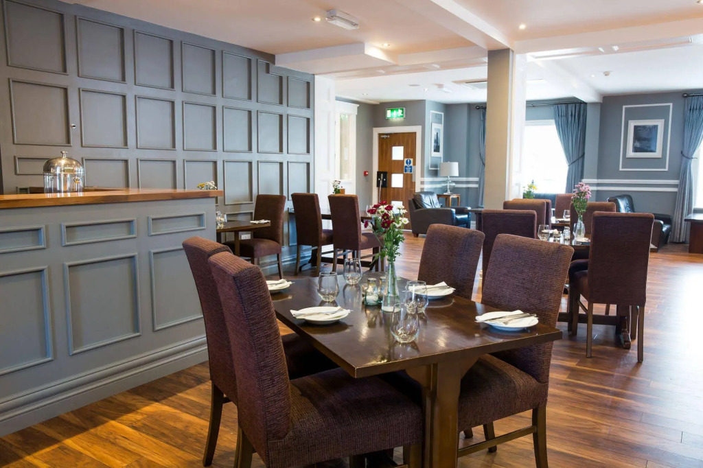 The Gateway Hotel