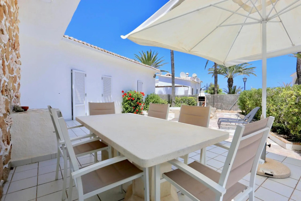 Urbanización El Oasis, 20 Villas en 1ª Línea Playa