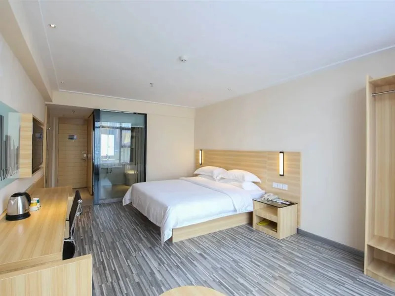 City Comfort Inn Hotel (Liuzhou Wuxing Pedestrian Street Yintai City)