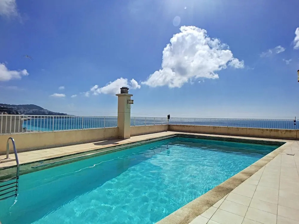 Royal Luxembourg Terrasse by Nestor&Jeeves
