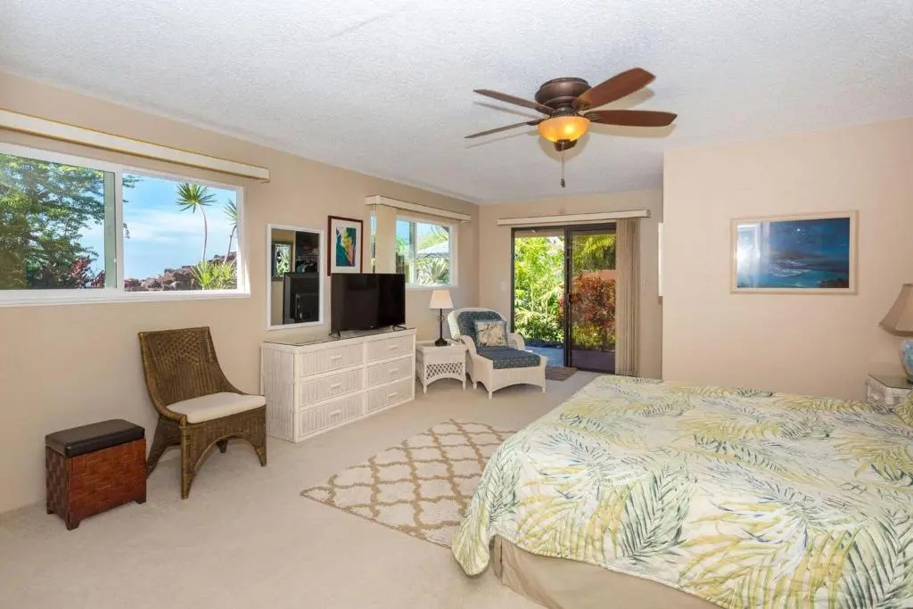 Hale Nani Loa - White Sands Beach Home by Casago