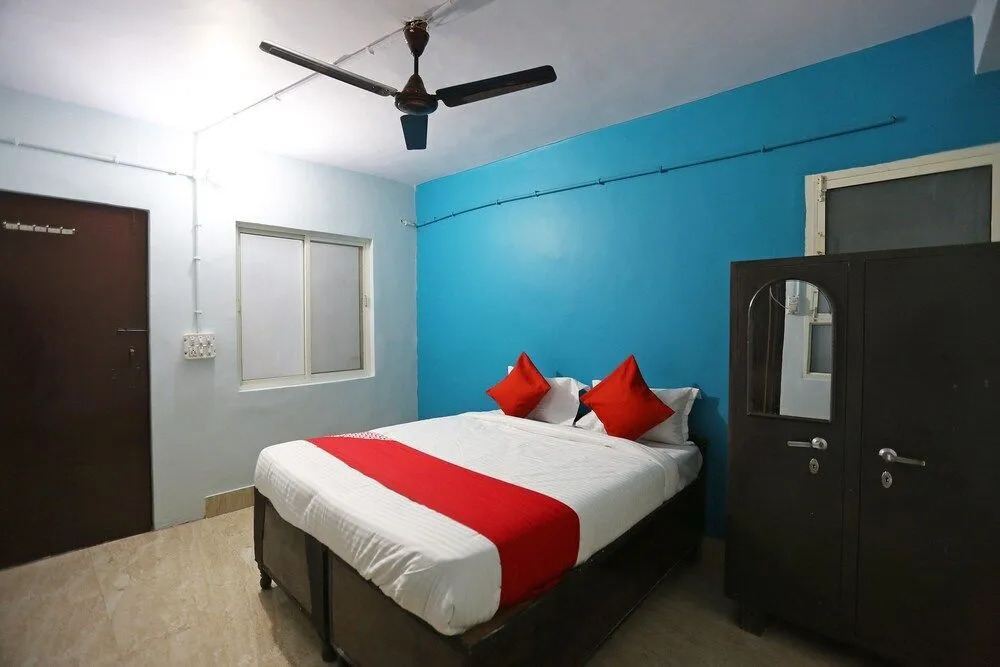 Dimpy House by OYO Rooms