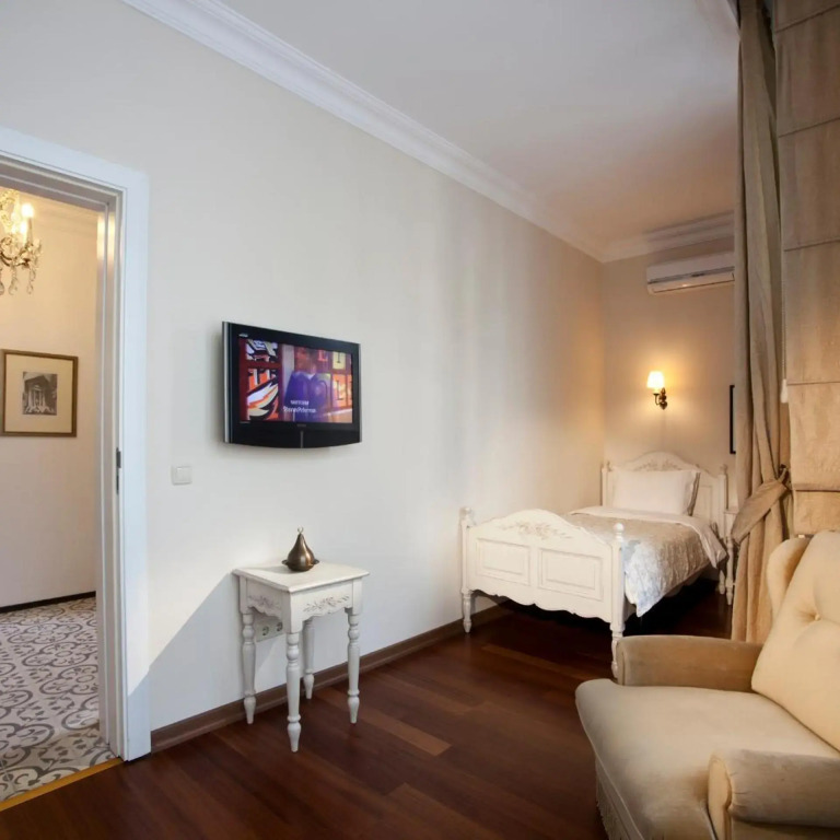 Hotel Sari Konak