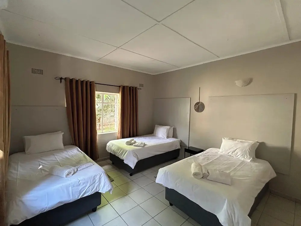 Hungwe House Victoria Falls