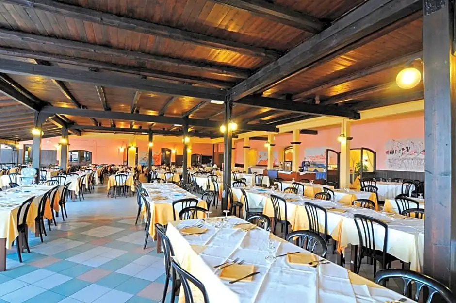 Le Tonnare Family Club
