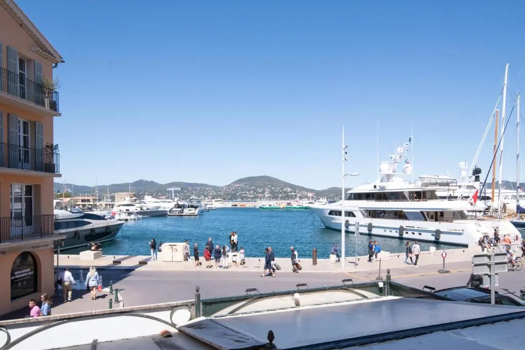 RARE! Appartement, 100m2, Climatisé - Port de Saint-Tropez