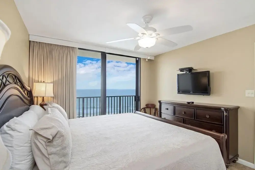 One Seagrove Place Unit 1408 2 Bedroom Condo by Redawning