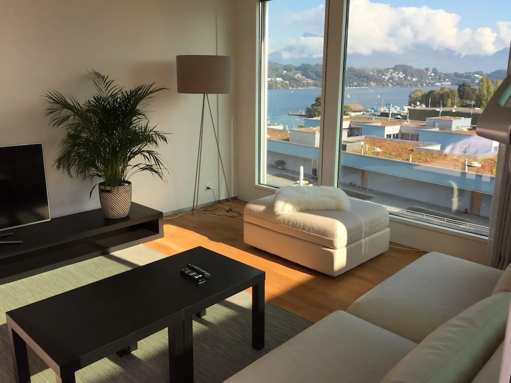 Penthouse Apartments Lakeside
