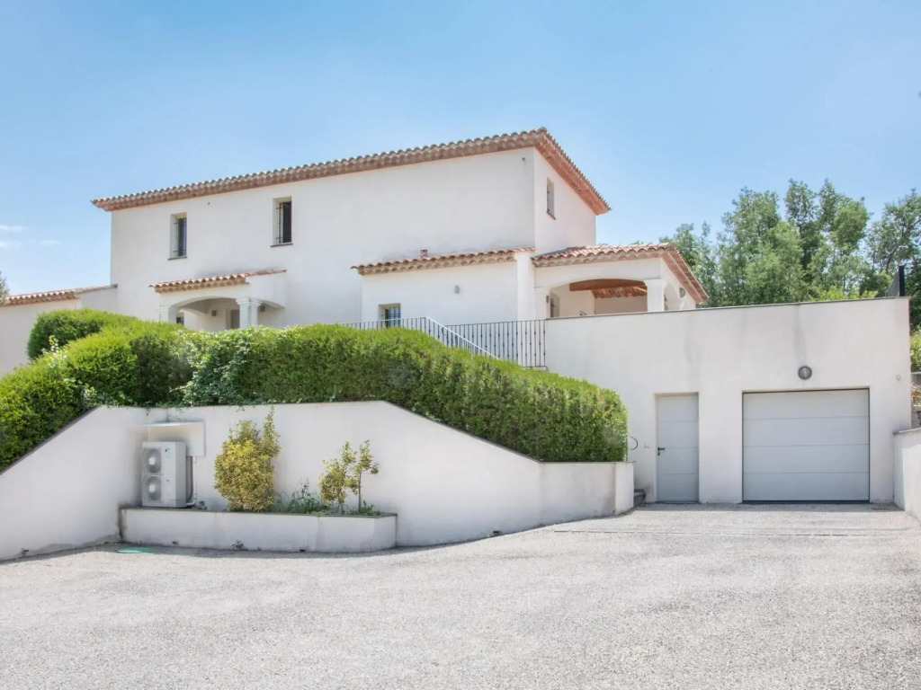Villa in Le Plan-de-la-Tour with Pool