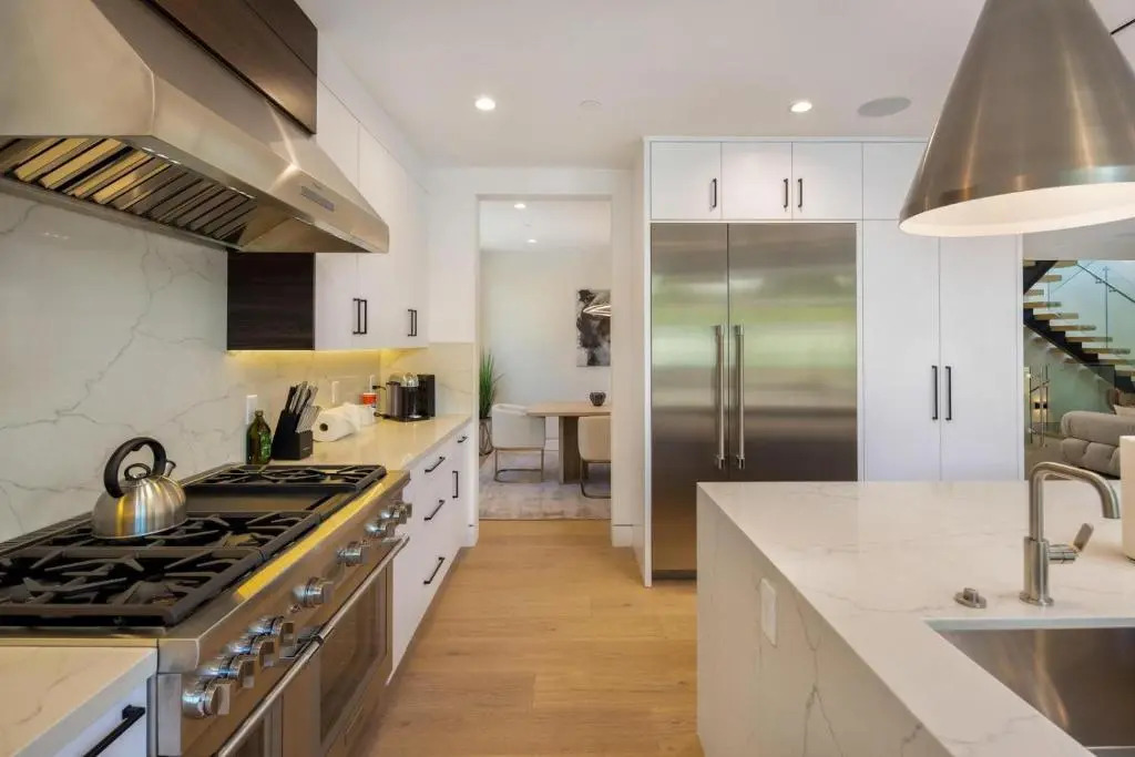 Curson Modern