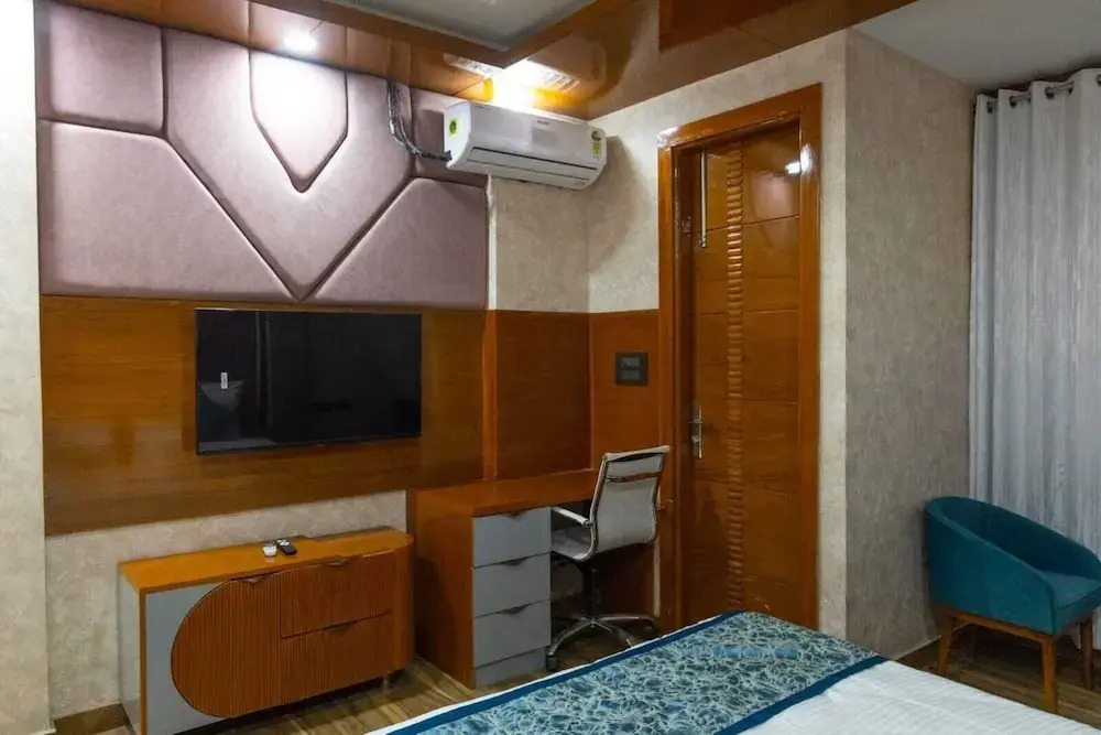 Platinum Service Apartment DLF Cyber City