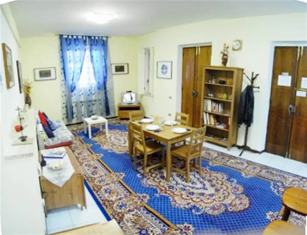 Comfortable Trastevere Apartment, Wifi, Parking
