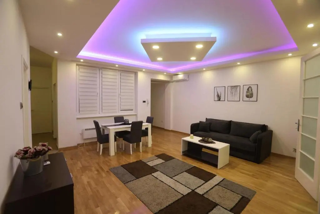 De Luxe Republic Square Apartment of 100sqm
