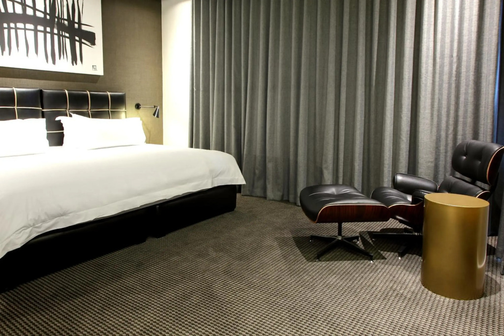 Century City Hotel Urban Square