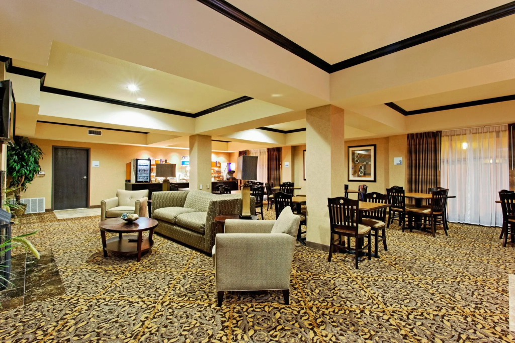 Holiday Inn Express & Suites Ozona by IHG