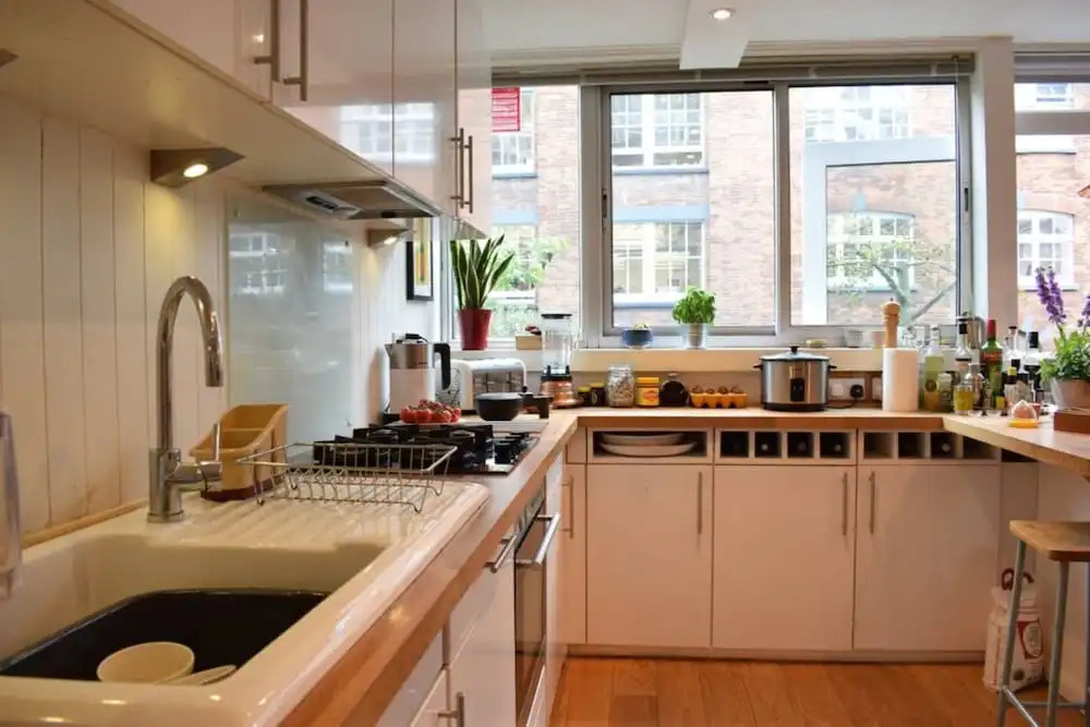 2 Bedroom Flat In Farringdon