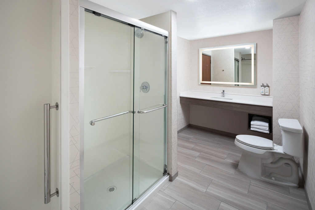 Holiday Inn Express & Suites Nampa - Idaho Center by IHG