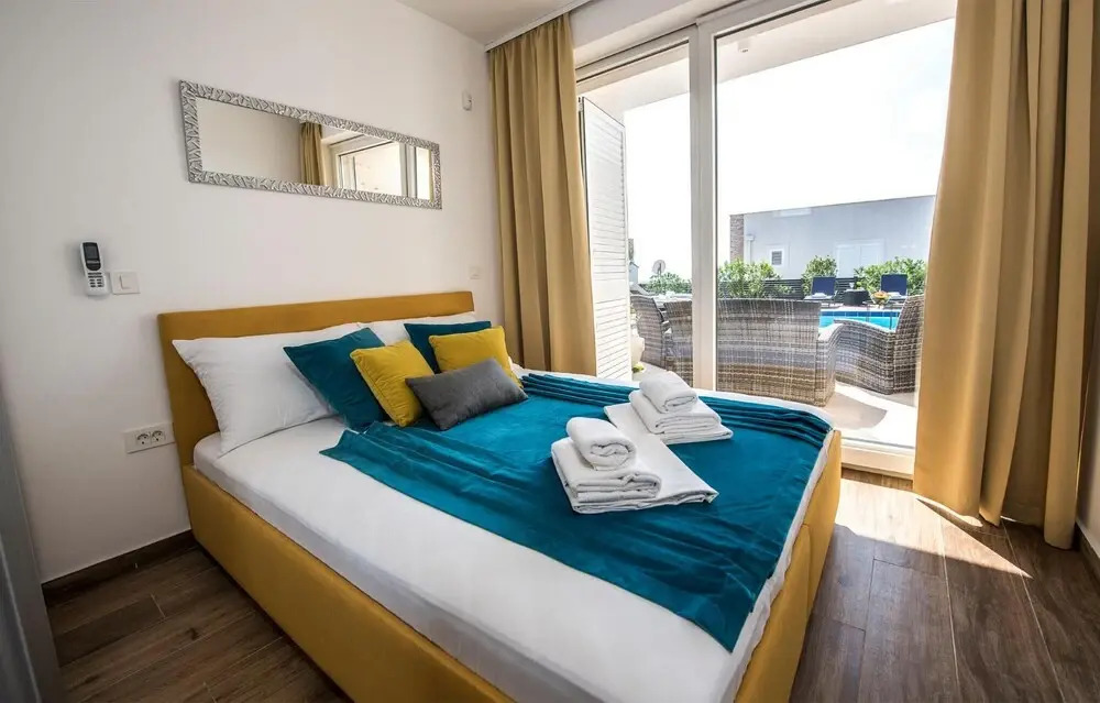 Awesome Home in Novalja With Wifi, 4 Bedrooms and Outdoor Swimming Pool