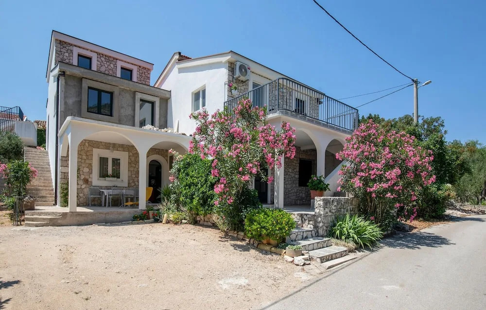 Amazing Home in Klek With Wifi and 2 Bedrooms