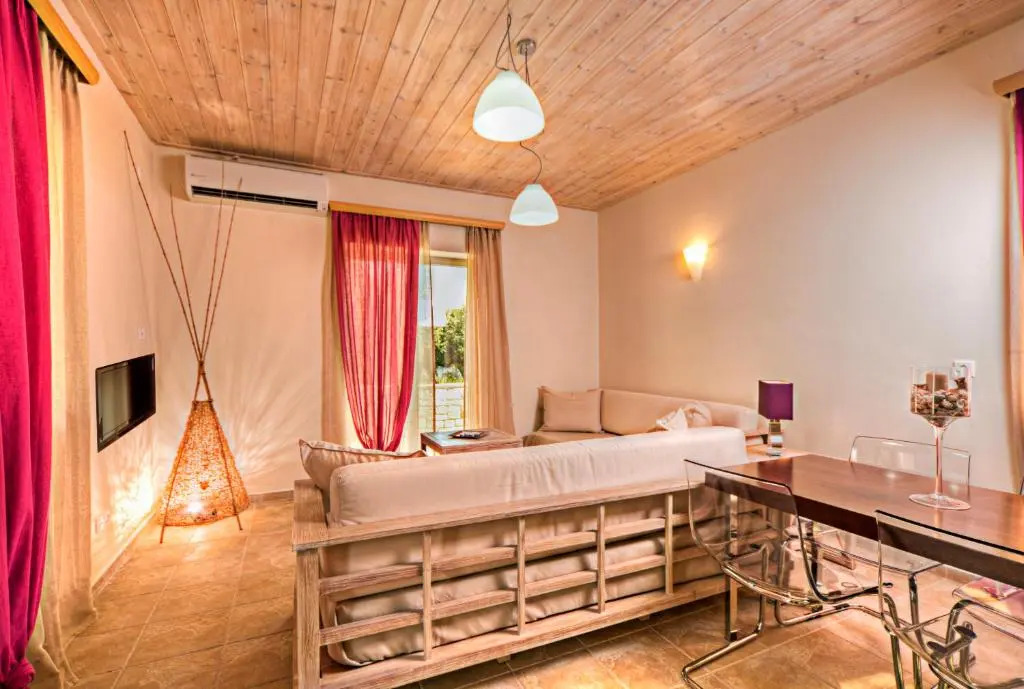 Cardamilia Suites