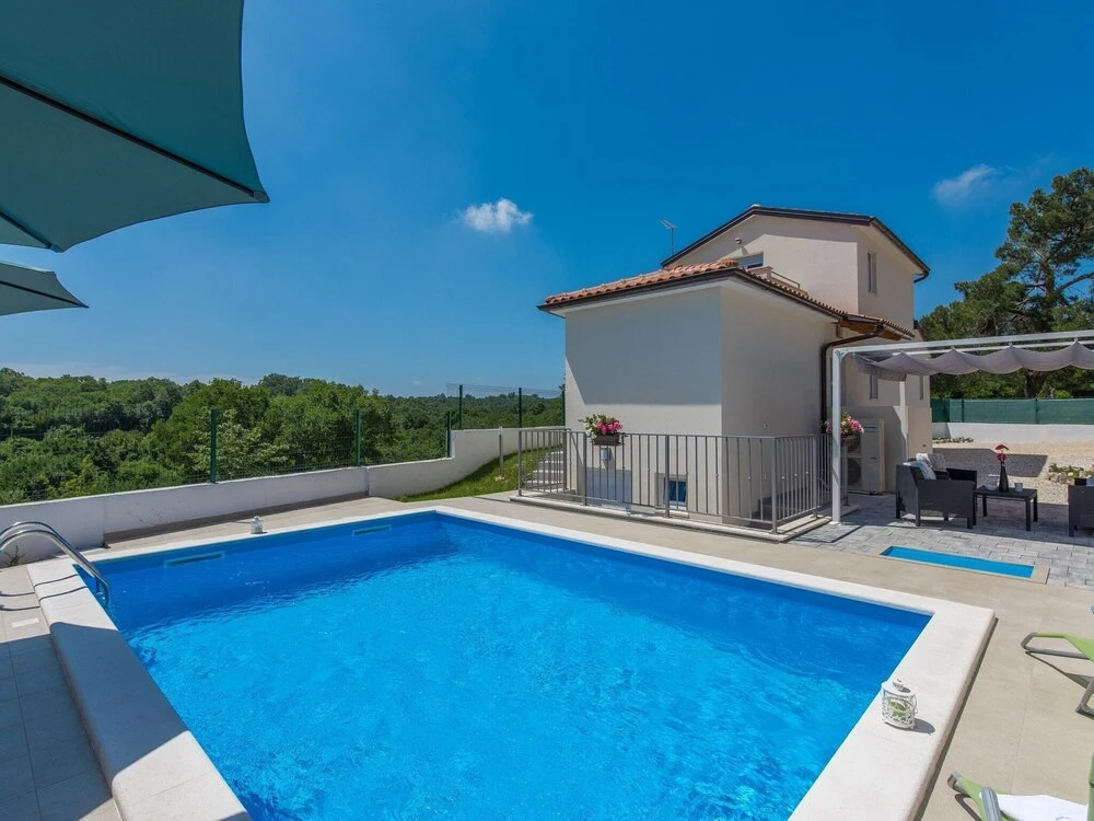 Modernly Equipped Holiday House Near Rovinj With Private Pool for 6 Person