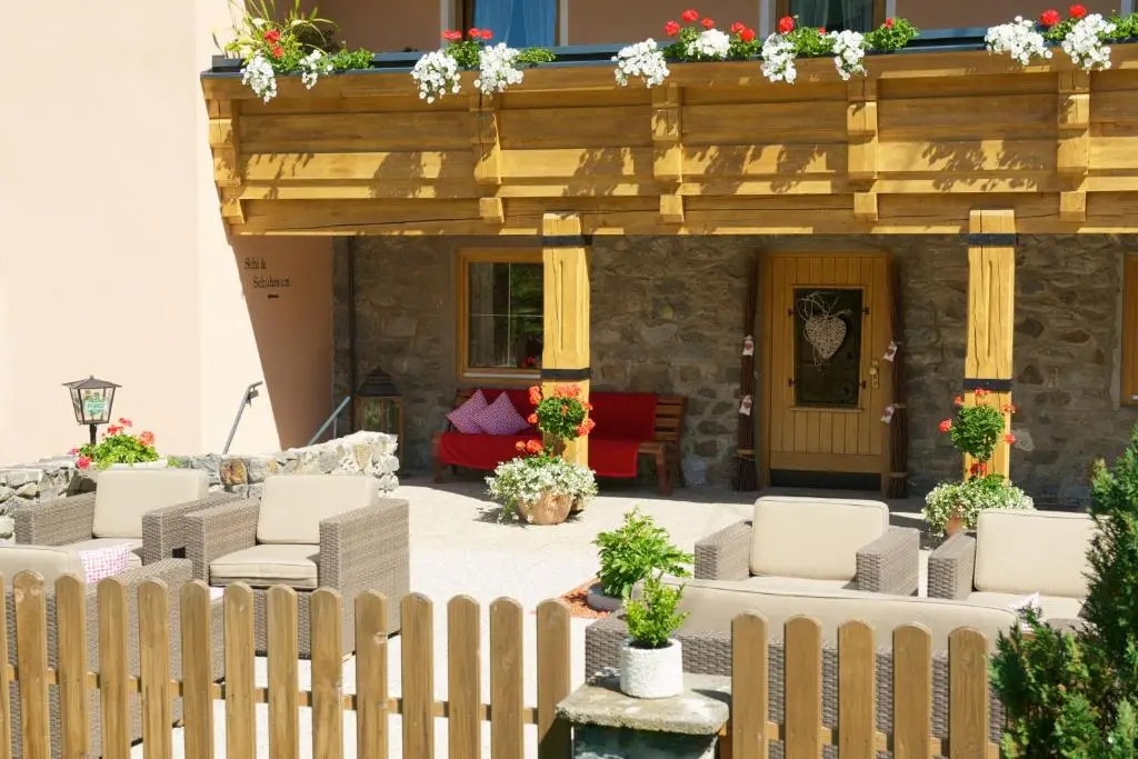 Pension DORFPLATZL Pitztal