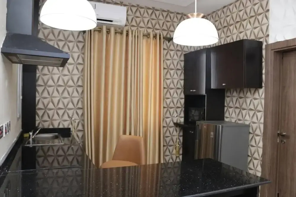 James Court Hotel & Luxury Apartments