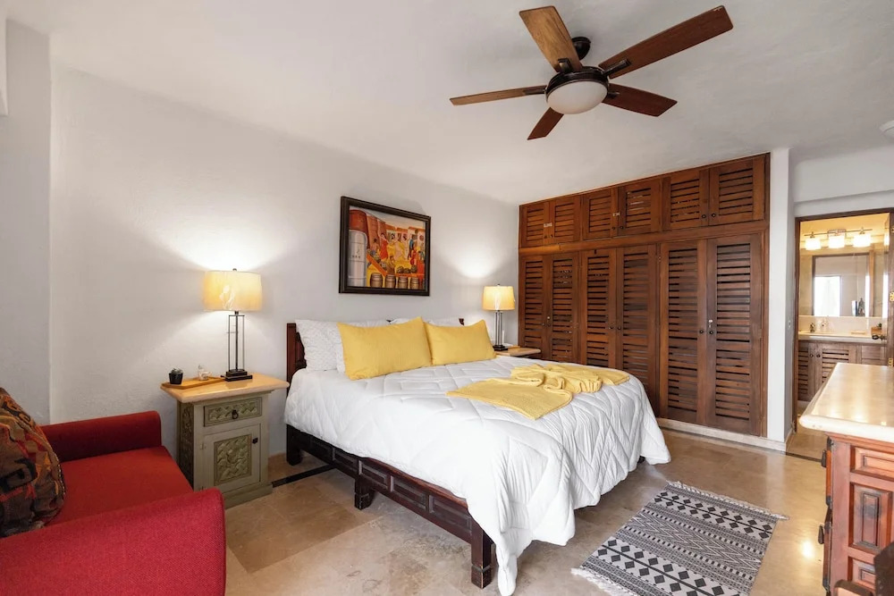 Ocean View 2Br Condo-balcony-beach-pool - 212