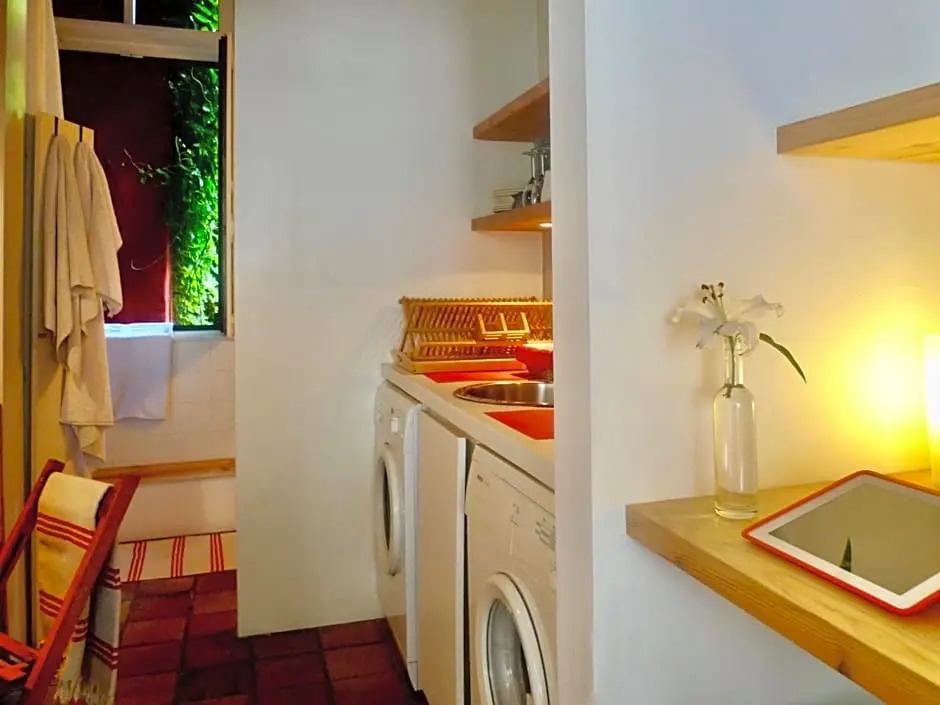 Heaven AT 11, your Deluxe Studio with personal bathroom, kitchenette & terrace