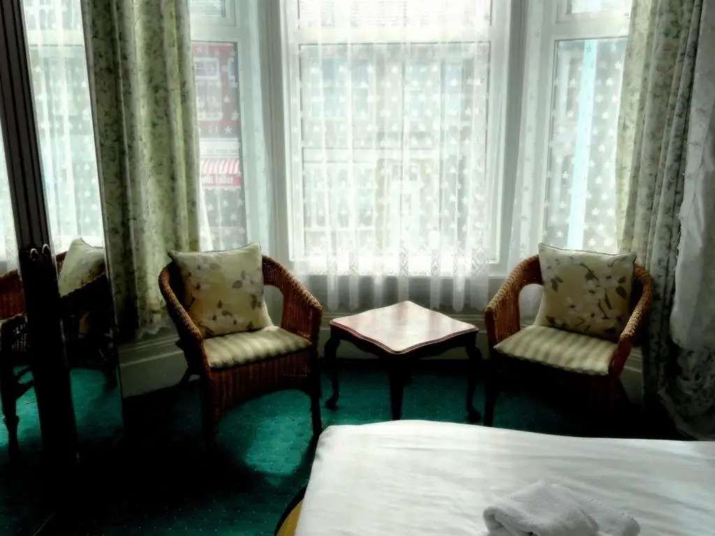 100 Pipers Hotel